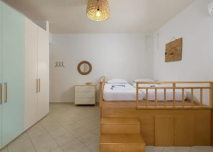 Evelyn Βίλα Πεύκος